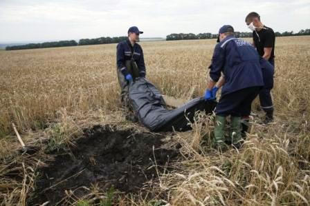 Cả thế giới cầu nguyện cho các nạn nhân trên chuyến bay xấu số MH17